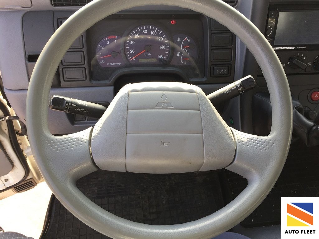 Фургон Mitsubishi Fuso