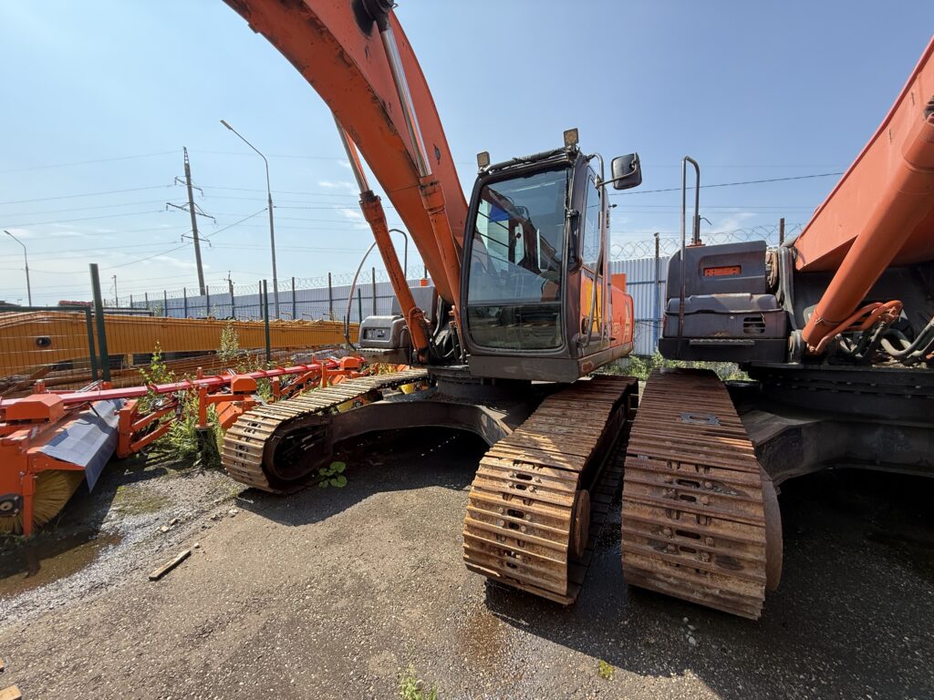Hitachi ZX 240LC 3G (2012 г.) 1238 (1)