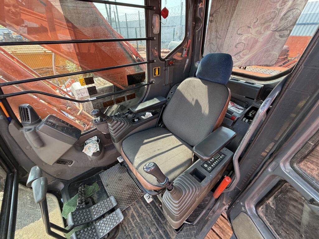 Hitachi ZX 240LC 3G (2012 г.) 1238 (7)