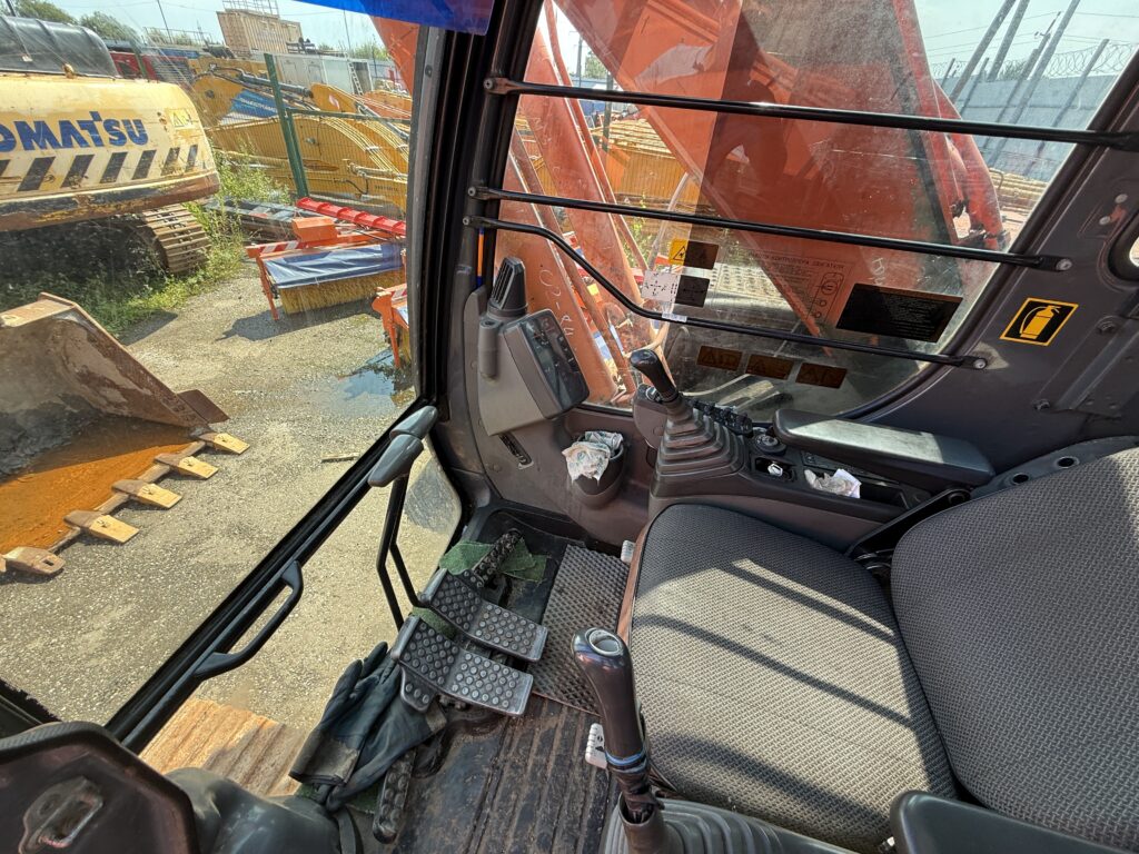 Hitachi ZX 240LC 3G (2012 г.) 1238 (8)